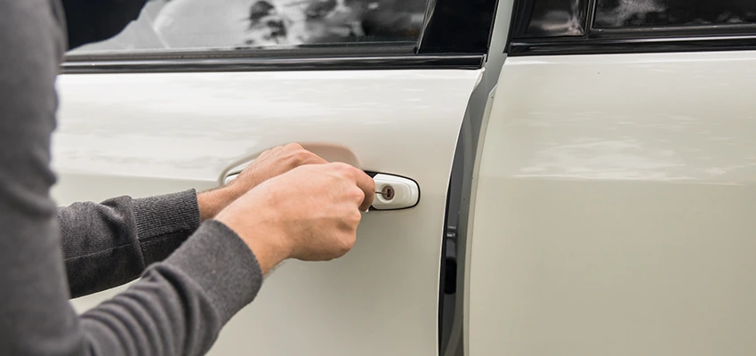 Unlock Car Door Service in Valle Vista, CA